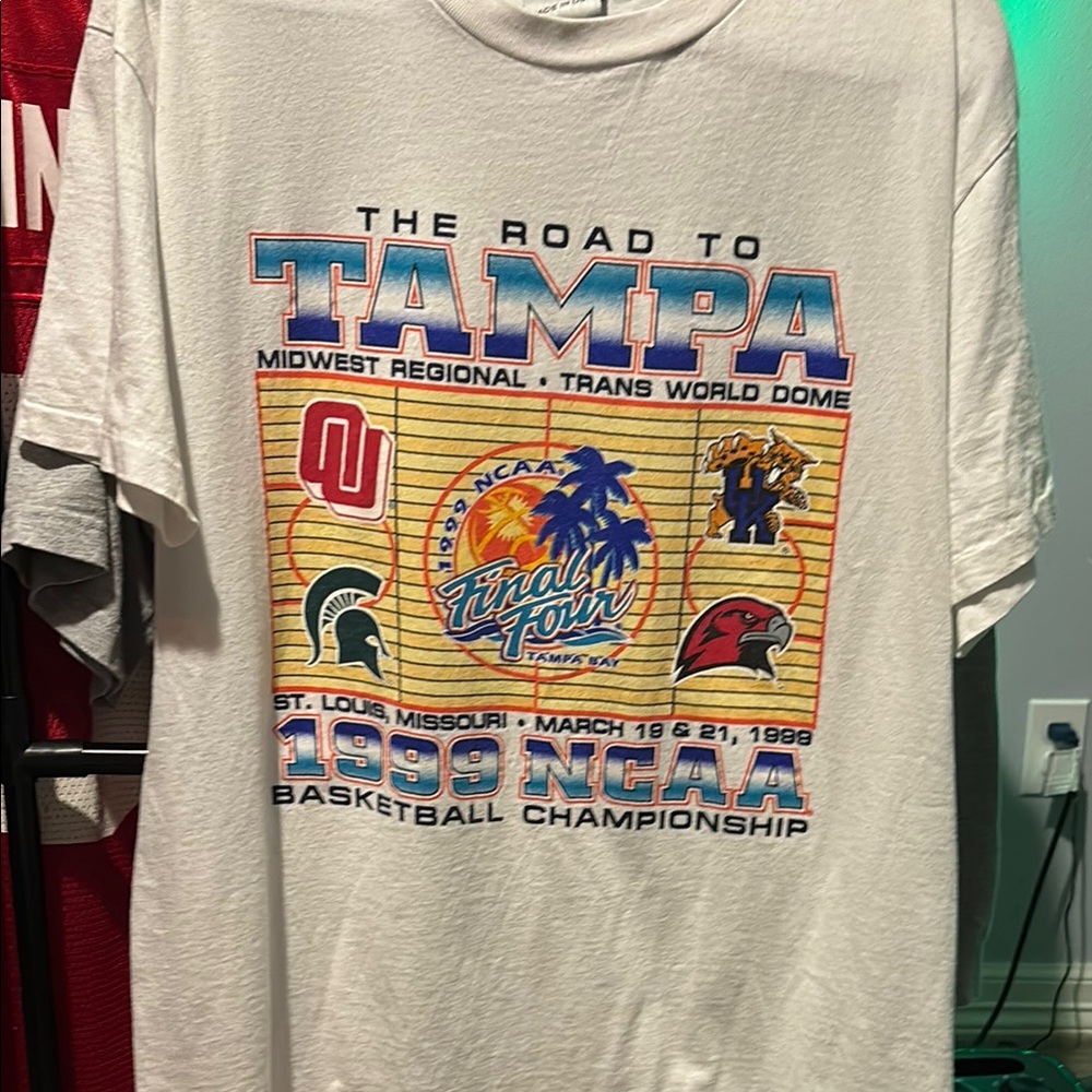 Vintage NCAA Final Four Graphic T-Shirt